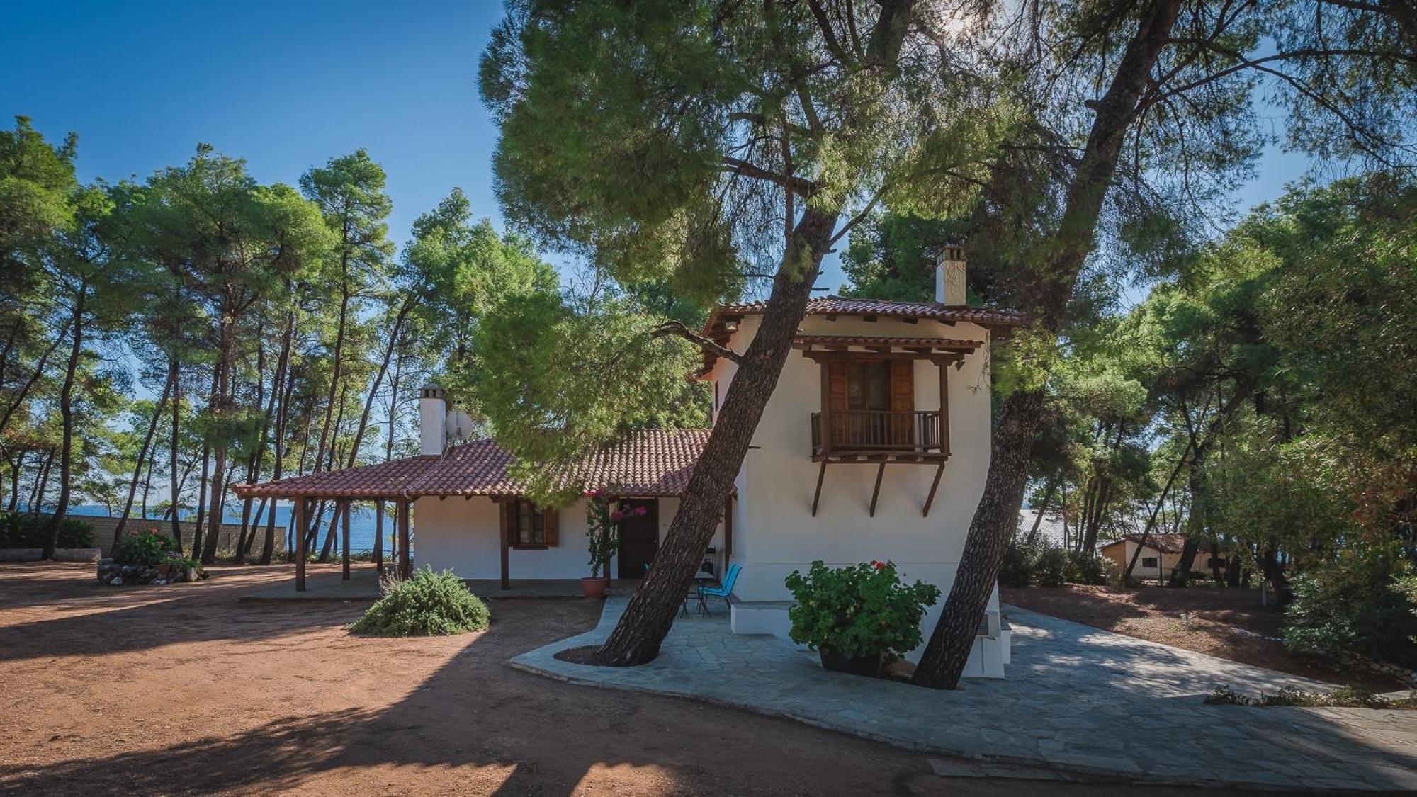 Squirrel Beach Front Villa, Metamorfosi Exteriör bild