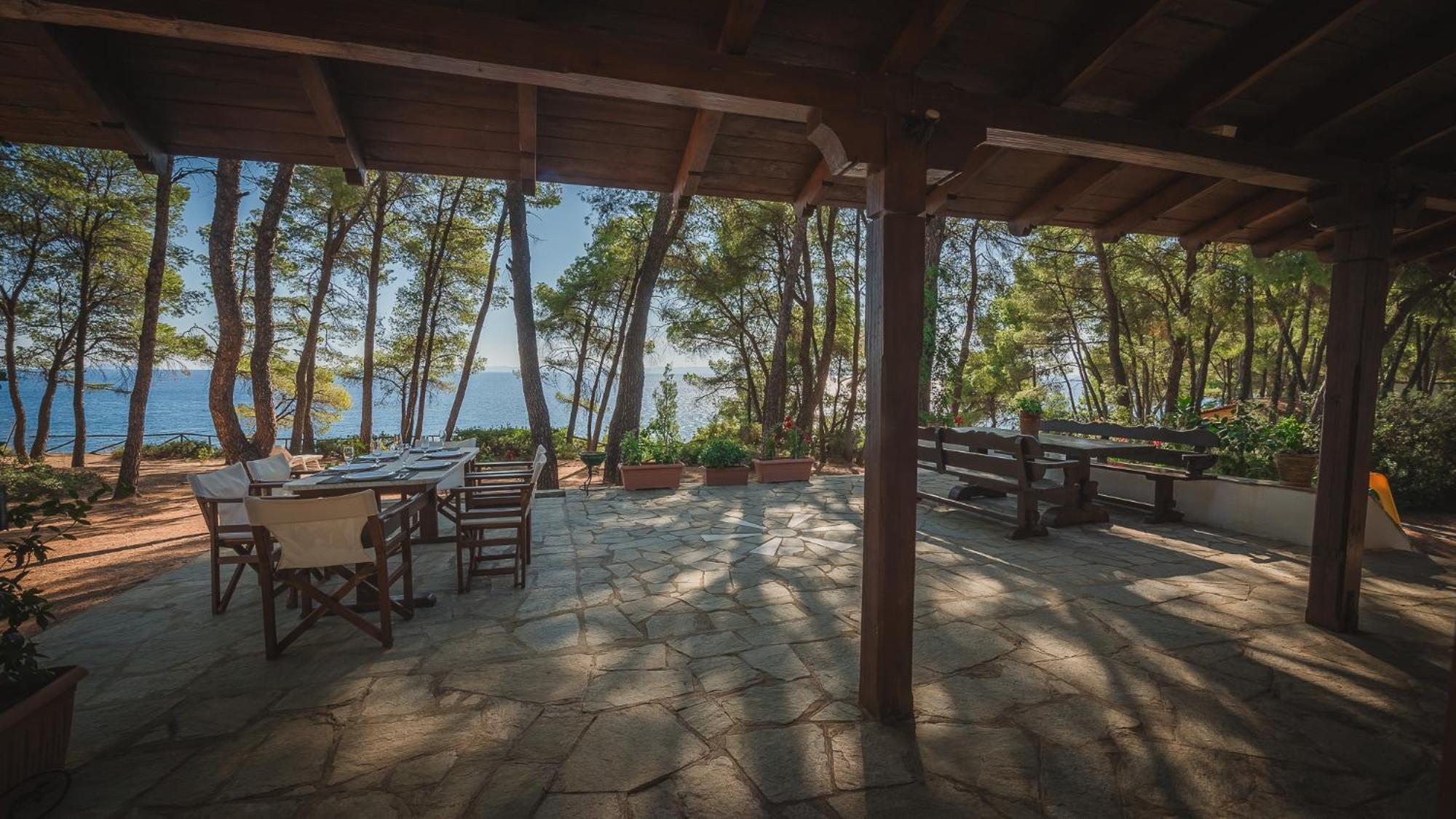Squirrel Beach Front Villa, Metamorfosi Exteriör bild