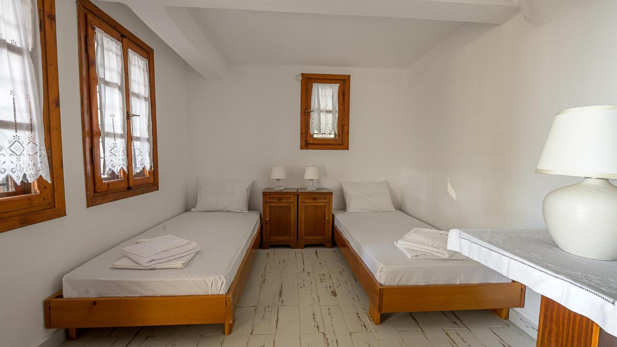 Squirrel Beach Front Villa, Metamorfosi Exteriör bild