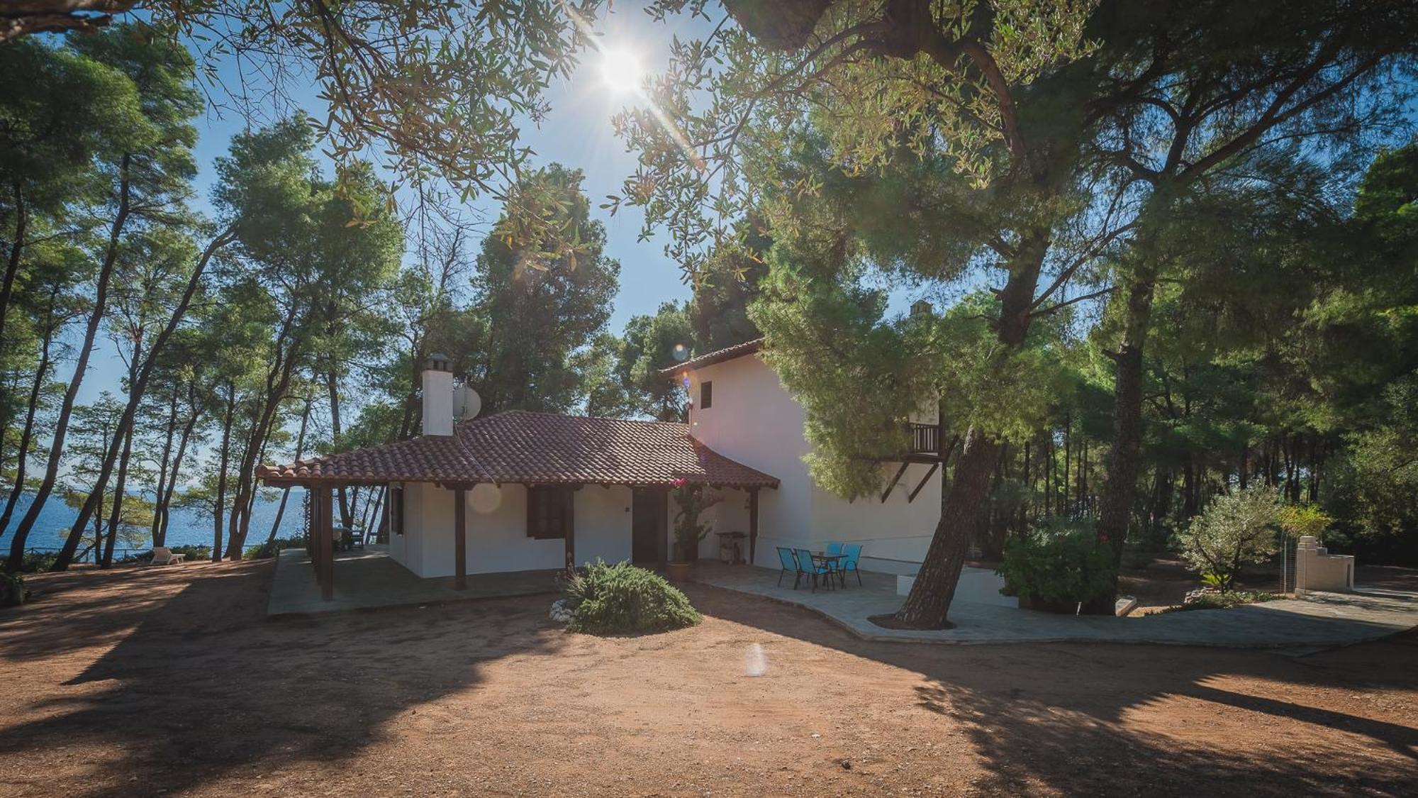 Squirrel Beach Front Villa, Metamorfosi Exteriör bild