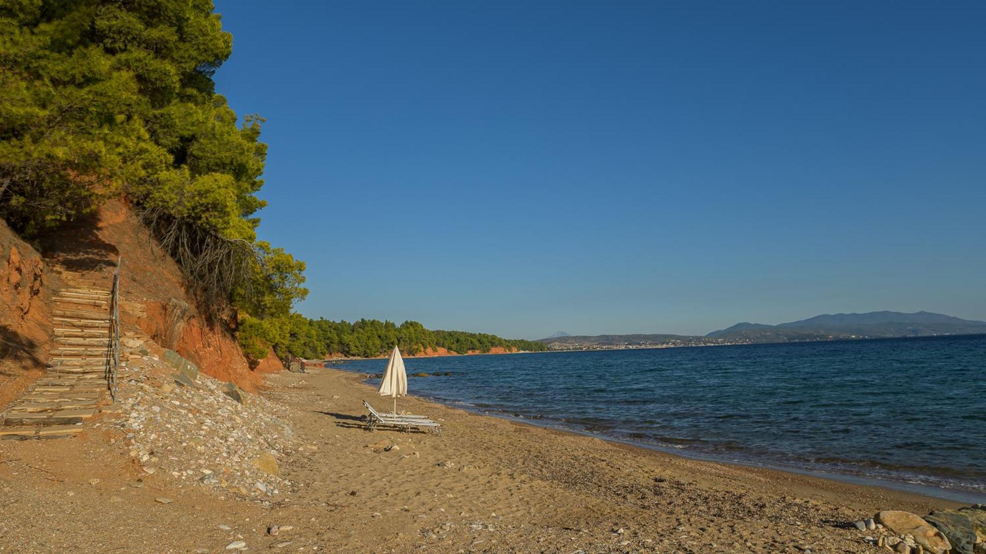 Squirrel Beach Front Villa, Metamorfosi Exteriör bild