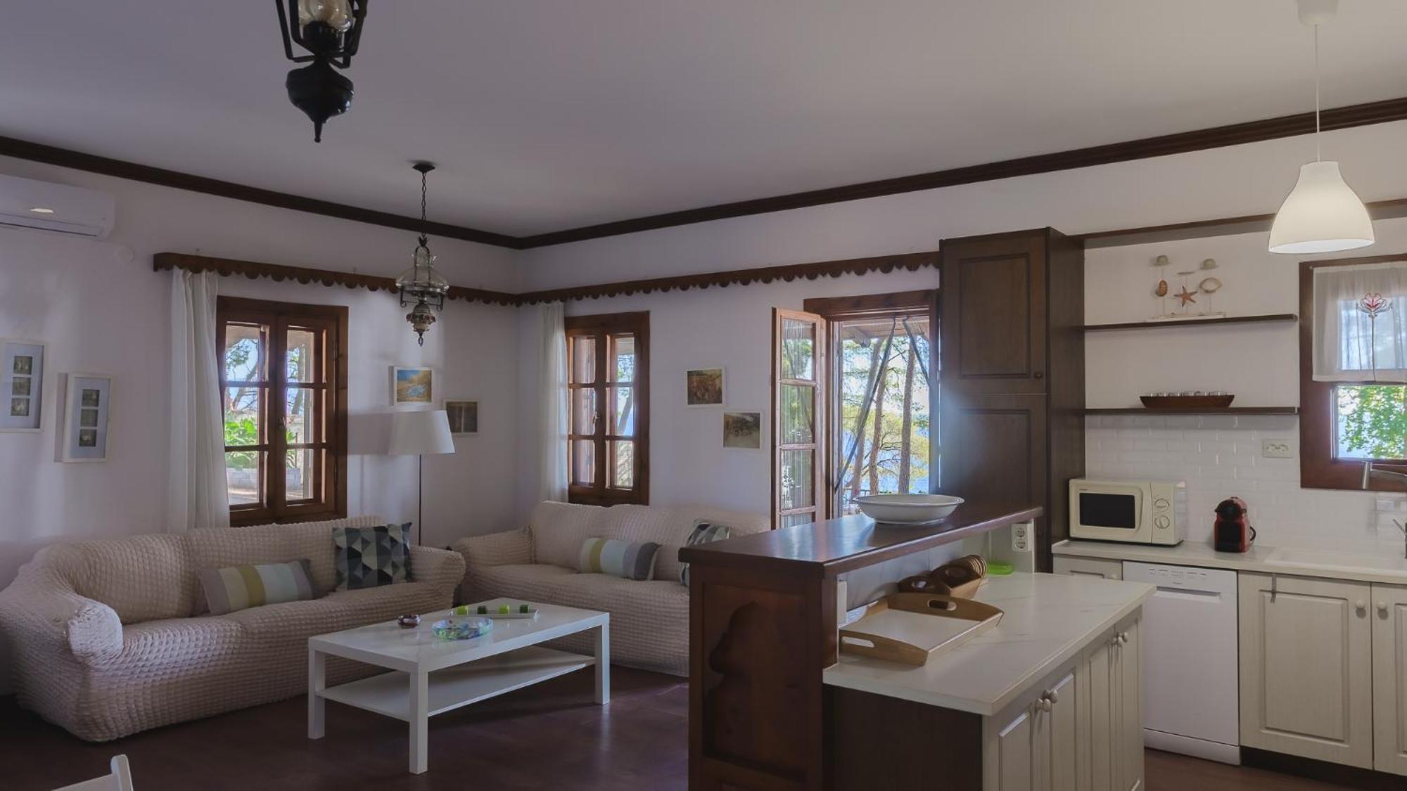 Squirrel Beach Front Villa, Metamorfosi Exteriör bild
