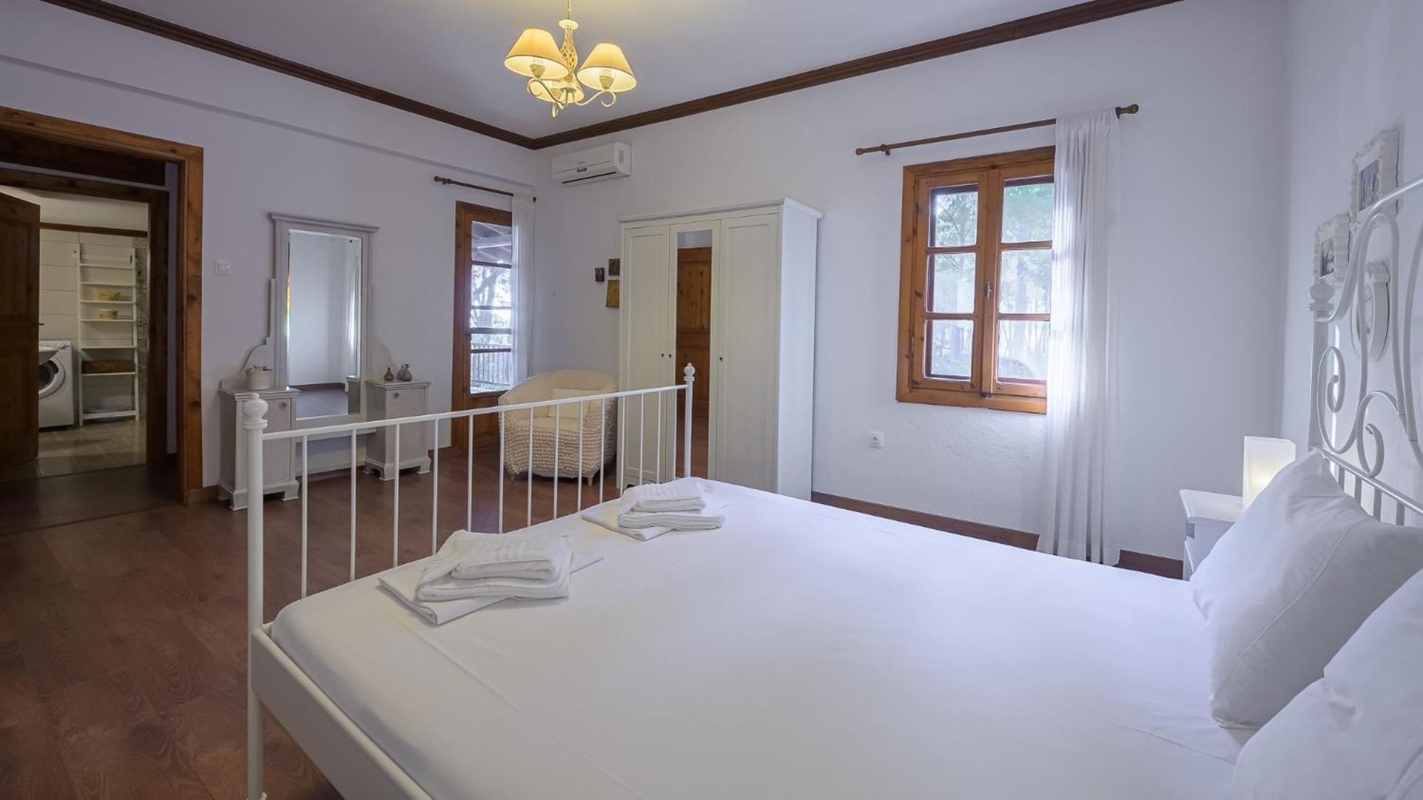 Squirrel Beach Front Villa, Metamorfosi Exteriör bild